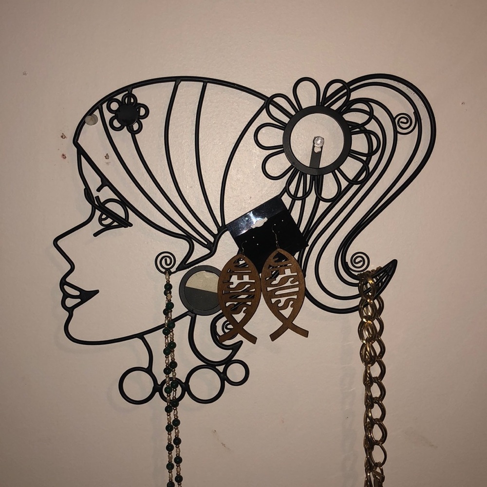 Women’s Jewelry Holder